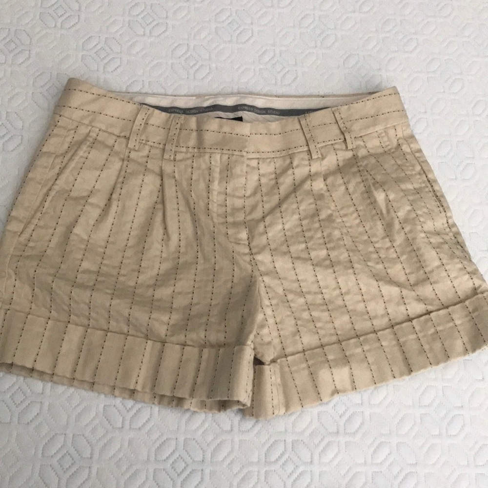 Express Women’s Khaki Shorts
